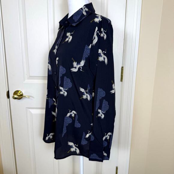 T Tahari Long Sleeve Crane Print Blouse Small/Petite Navy EUC - Picture 4 of 8